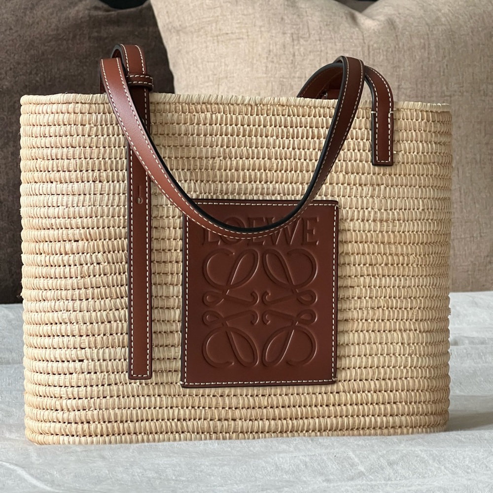 LOEWE | PAULA IBIZA TOTE - Picture 1 of 7